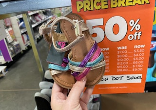 dollar general kids sandals 2021 th 1 1632841336 1632841337