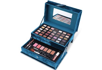 Macy's Ultimate Travel Makeup Case