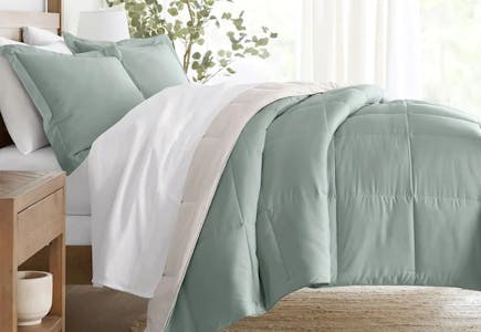 Linens & Hutch Comforter Set