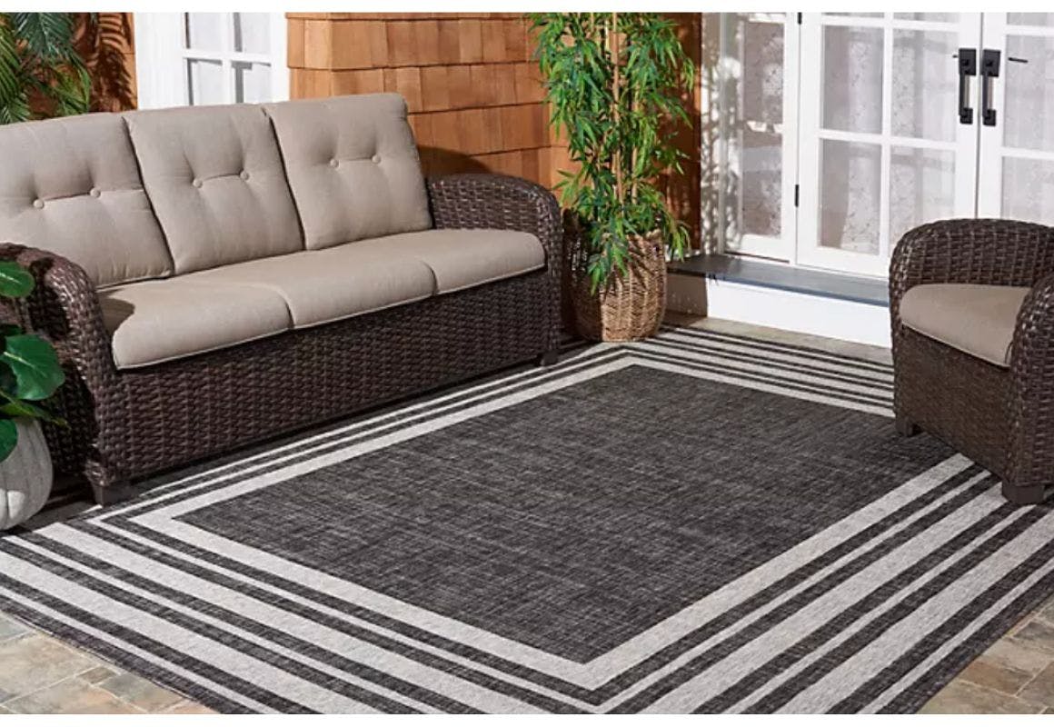 Safavieh Outdoor Rug