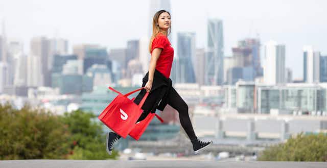 Is Being a DoorDash Driver Worth It? Here's What Being a Dasher Really Pays card image