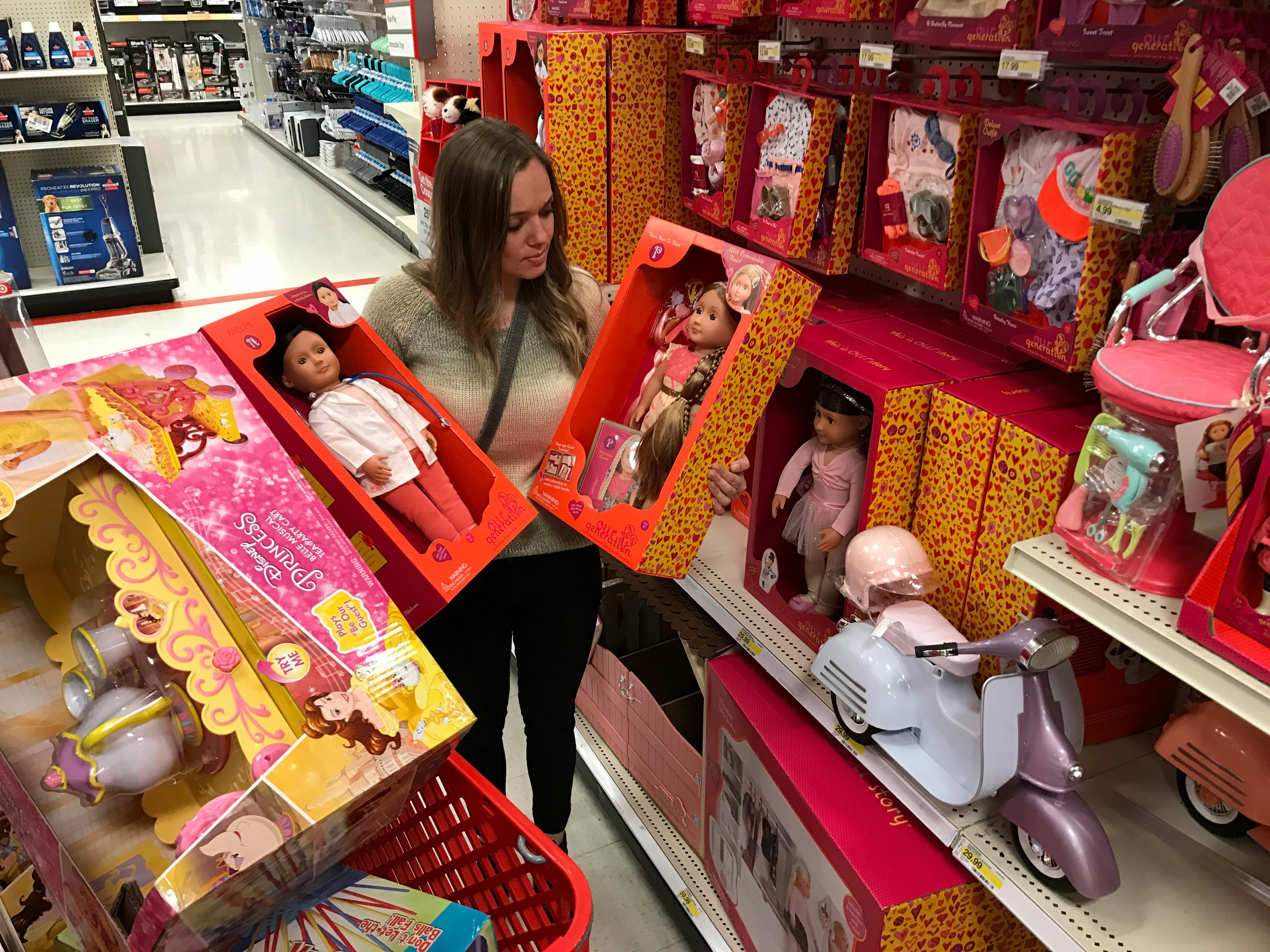 8 Tips for Getting the Best Deals on Your Kids' Favorite Toys