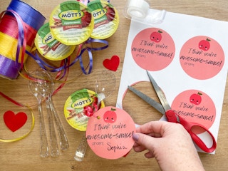 diy valentines made from applesauce