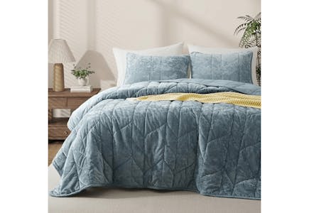Velvet Quilt Set