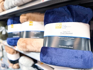 walmart-mainstays-blanket-2