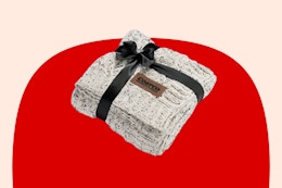 costco-free-throw-blanket