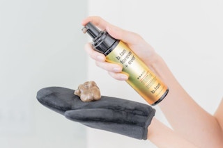 someone putting on B.Tan Ultra Long Lasting Self Tanner