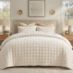 BEDELITE Velvet Quilt Set
