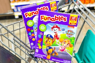 funables fruit snacks in shopping cart