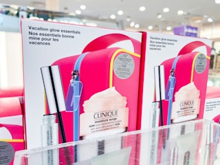 macys clinique 6 piece vacation glow essentials gift set 09 1682003201 1682003201