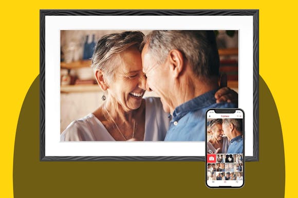 4.7-Star-Rated Digital Picture Frame With Wi-Fi, Now $29.99 on Amazon