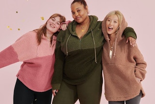 victoria-secret-half-zip-pullover-2021-1