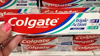 kroger colgate triple action toothpaste 2021 sv 1631807342 1631807342