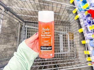 cvs-neutrogena-body-clear-body-wash-acne-kcl-6673 jpg