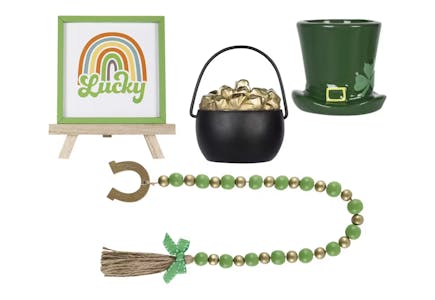 Kirkton House Tray Objects