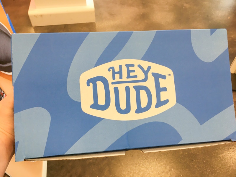 hey-dude-orb-shoes-box-2-2