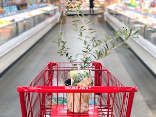 trader joes olive tree shopping cart 2021 1631121684 1631121684