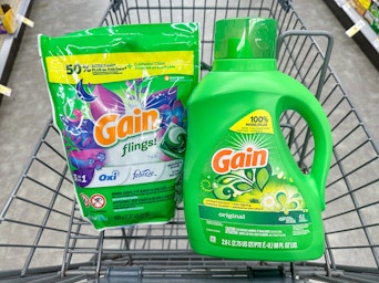 gain detergent and flings in walgreens cart