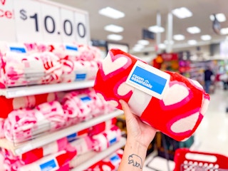 valentines-day-throw-blankets-target1