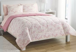 Today Only: Get a 9-Piece Bedding Set for Just $33 at Kohl’s (All Sizes) card image