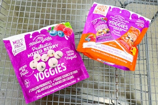 yoggis snacks in shopping cart