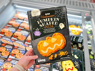 aldi-finds-092524-halloween-ghost-pumpkin-shaped-pizza-kcl-2