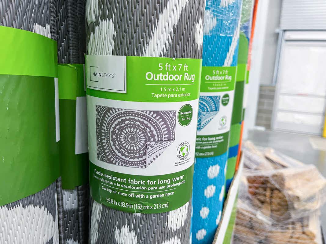 Grab a 5' x 7' Outdoor Rug for as Low as Just $20 at Walmart