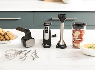 blending kitchen appliances on a kitchen counter