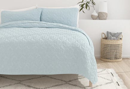 Linens & Hutch Quilt Set