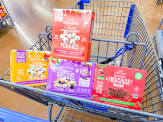 4 nature's garden snacks sitting in a walmart cart