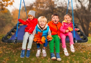 wayfair-platrform-swing-apr-2023