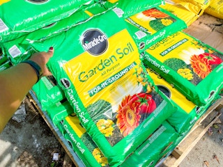 Miracle Gro Garden Soil at Lowe's