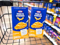 kraft mac and cheese in shopping cart