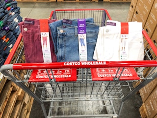 3 pairs of ladies capris in a cart