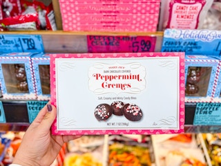 trader-joes-peppermint-cremes-2