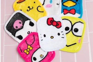 Hello Kitty Makeup Eraser 7-Day Set B0C9SV3NLB