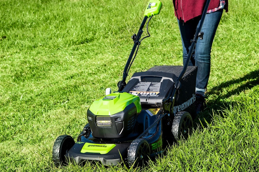 Walmart-Greenworks-electric-lawn-mower-1