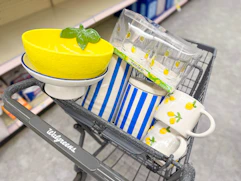 walgreens lemon decor in shopping cart