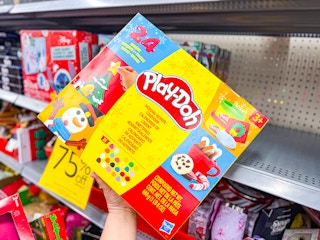 walmart-playdoh-advent-calendar-christmas-clearance-2025-kcl