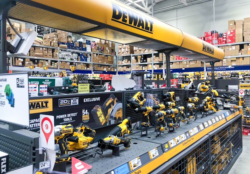 lowes-dewalt-drills-power-tools-2021a