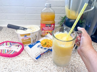 diy jamba juice smoothie with ingredients and a blender