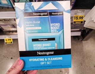 hand holding kroger neutrogena gift set