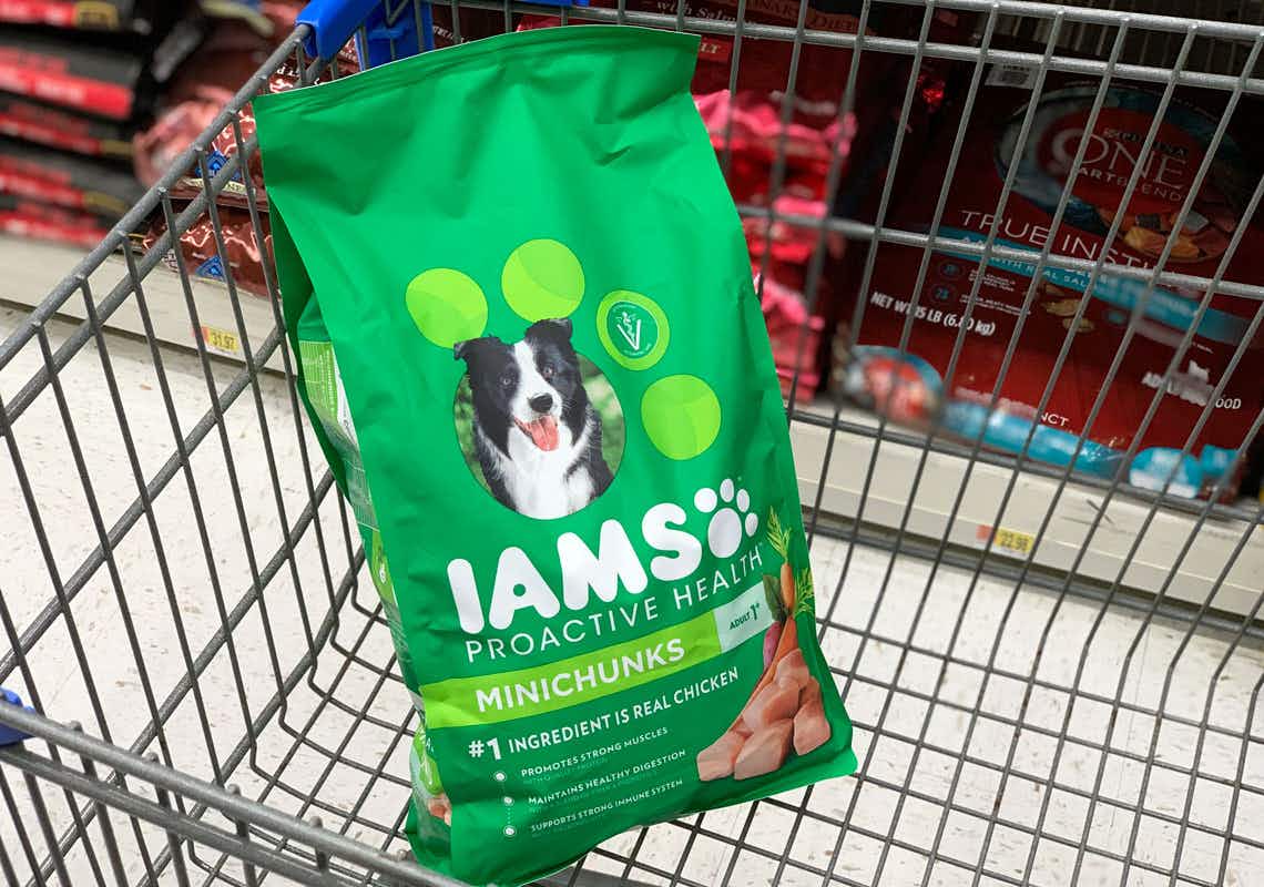 Iams Adult Minichunks 30-Pound Dog Food, Just $18.98 on Amazon