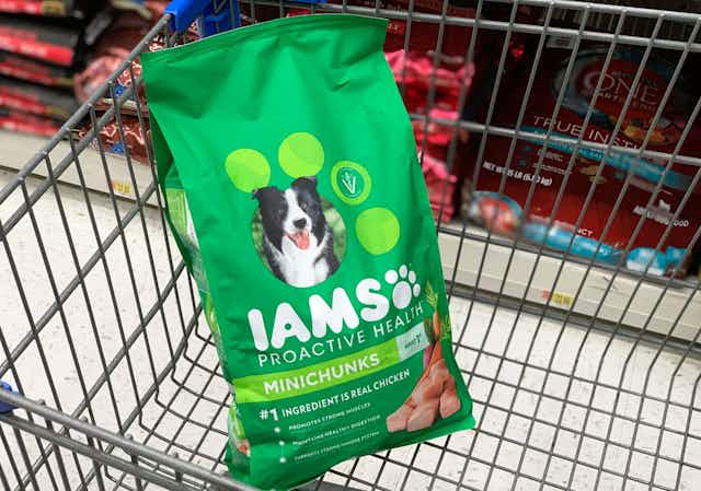 Iams Adult Minichunks 30-Pound Dog Food, Just $18.98 on Amazon card image