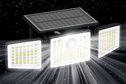 Lifestyle image of a Tolsprint Solar Light