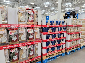 display of gift sets at sam's club