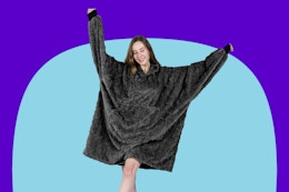 Woman wearing the MIZZEO Microfiber Wearable Blanket.