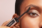 Lancôme Mascara Lash Idole  being applied
