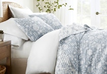 Linens & Hutch Reversible Quilt Set