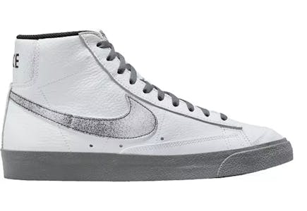 Nike Men’s Blazer Mid ‘77 Shoes